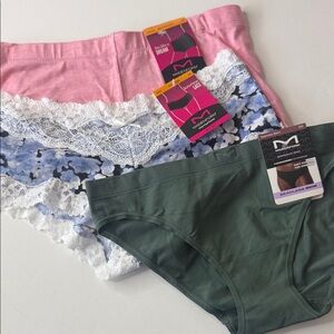 Maidenform Assortment of Panties 3 Pairs. Size Small / 5
